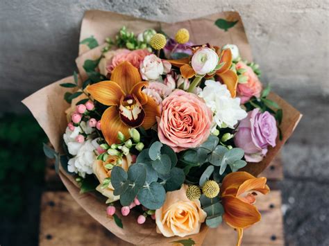 flower delivery in budapest